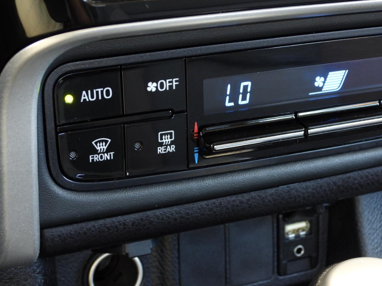 Toyota Corolla LE Premium 4D Sedan 2019