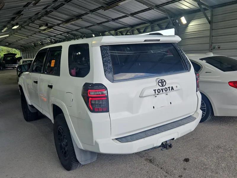 Toyota 4Runner SR5 2WD 2019