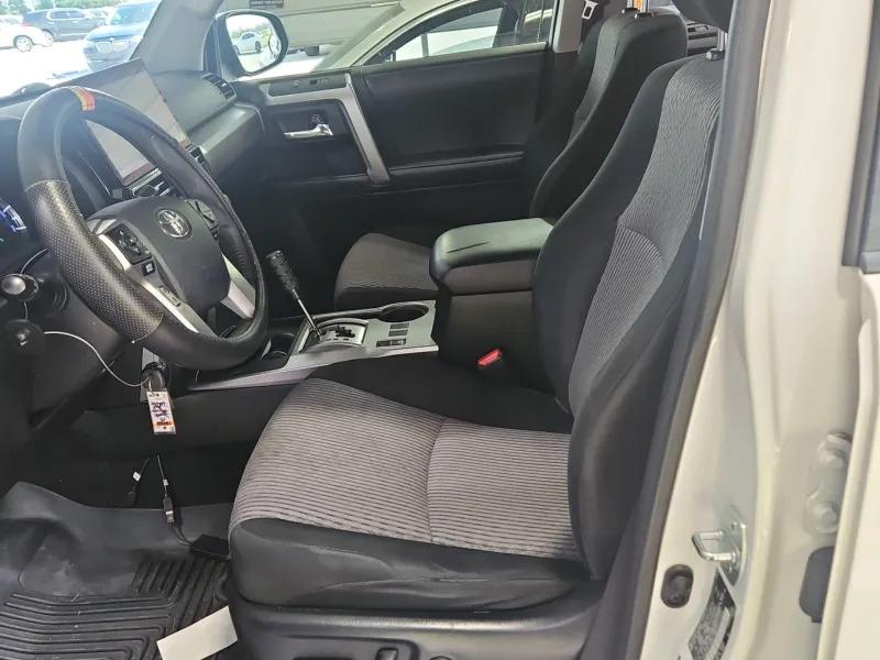 Toyota 4Runner SR5 2WD 2019
