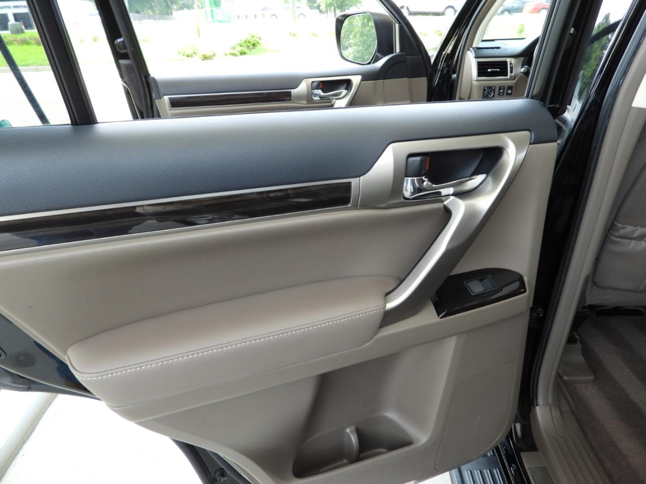 Lexus GX 460 Base 2017