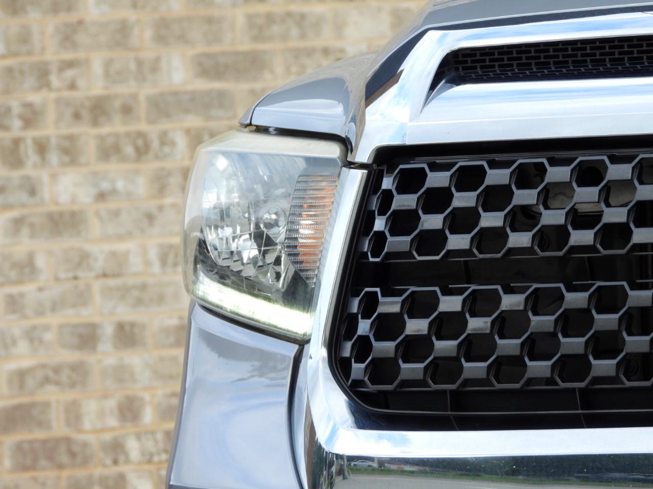 Toyota Tundra SR5 5.7L V8 Double Cab 2WD 2019