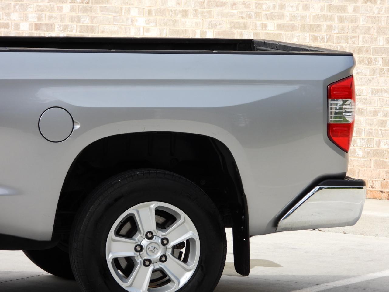 Toyota Tundra SR5 5.7L V8 Double Cab 2WD 2019