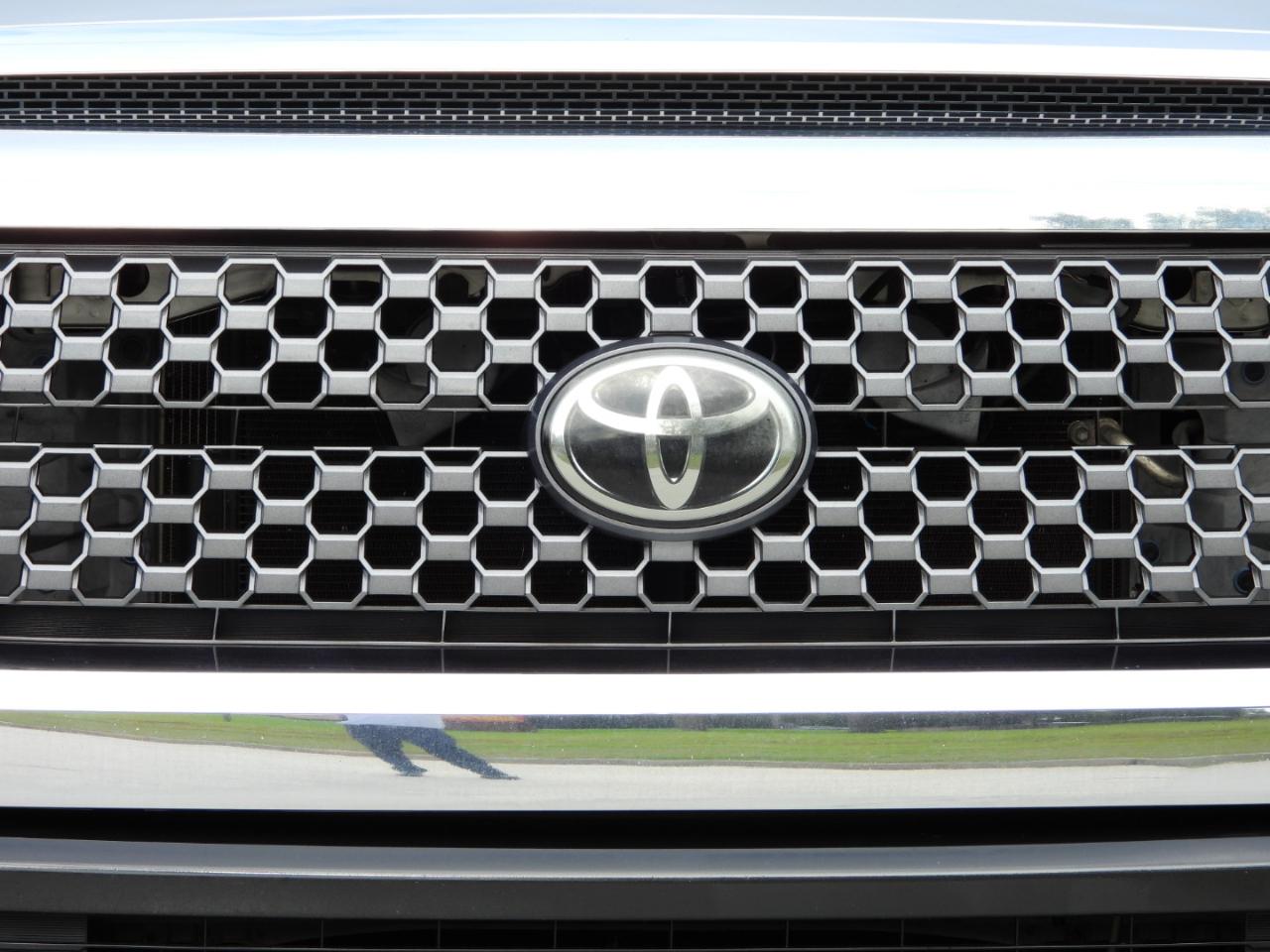 Toyota Tundra SR5 5.7L V8 Double Cab 2WD 2019