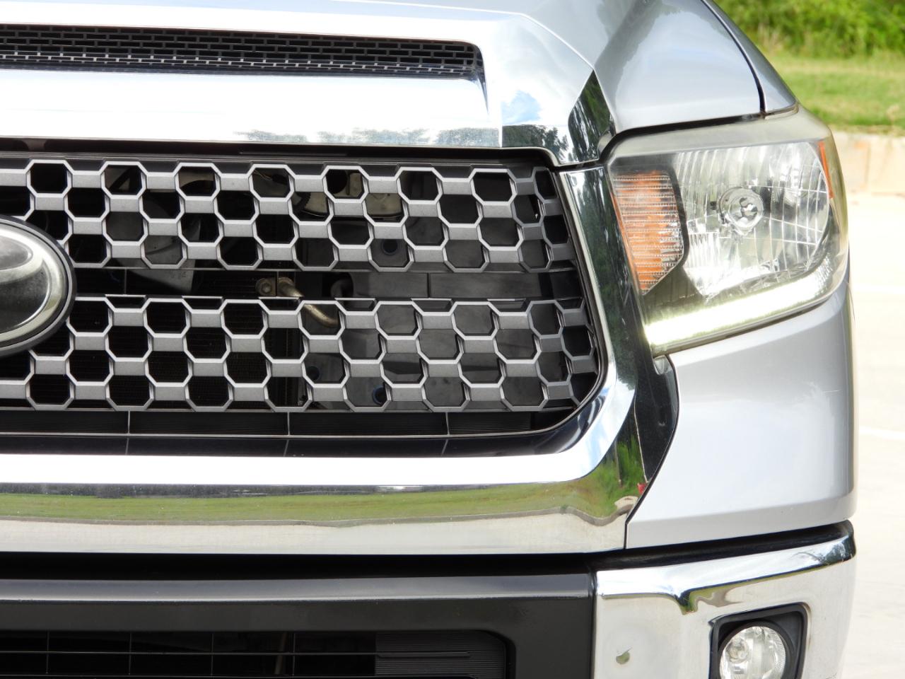 Toyota Tundra SR5 5.7L V8 Double Cab 2WD 2019