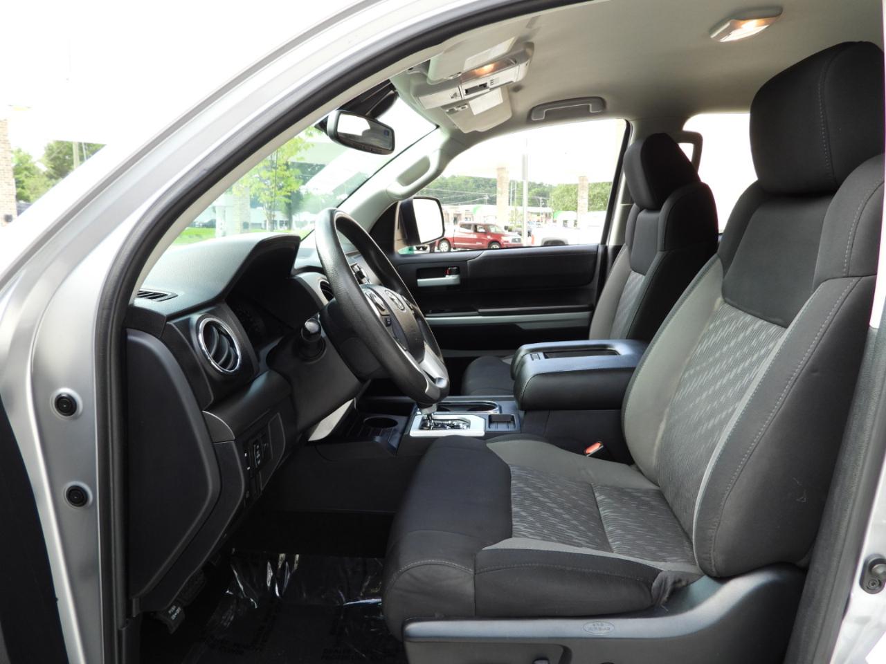 Toyota Tundra SR5 5.7L V8 Double Cab 2WD 2019