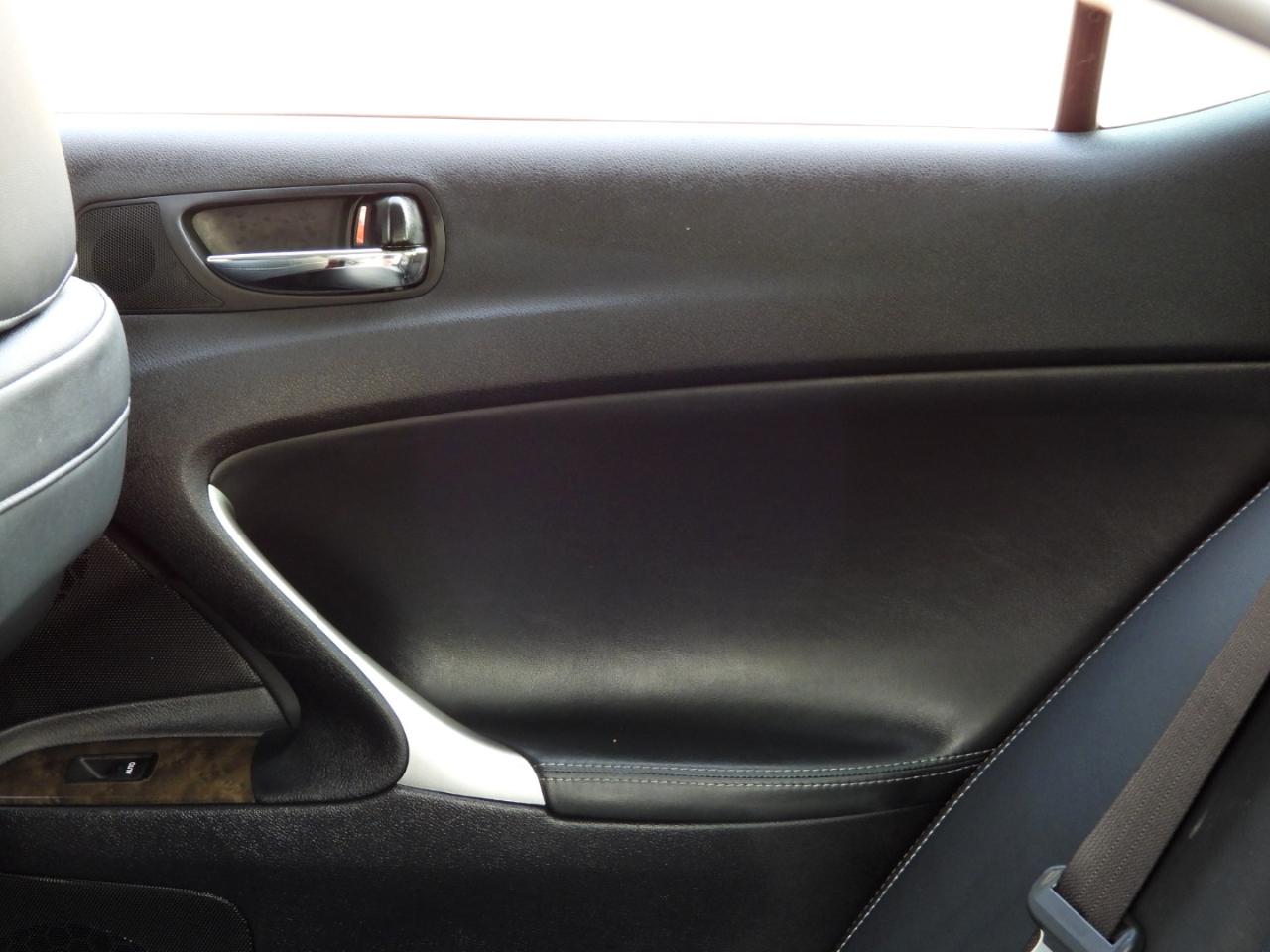 Lexus IS 250 RWD 2011