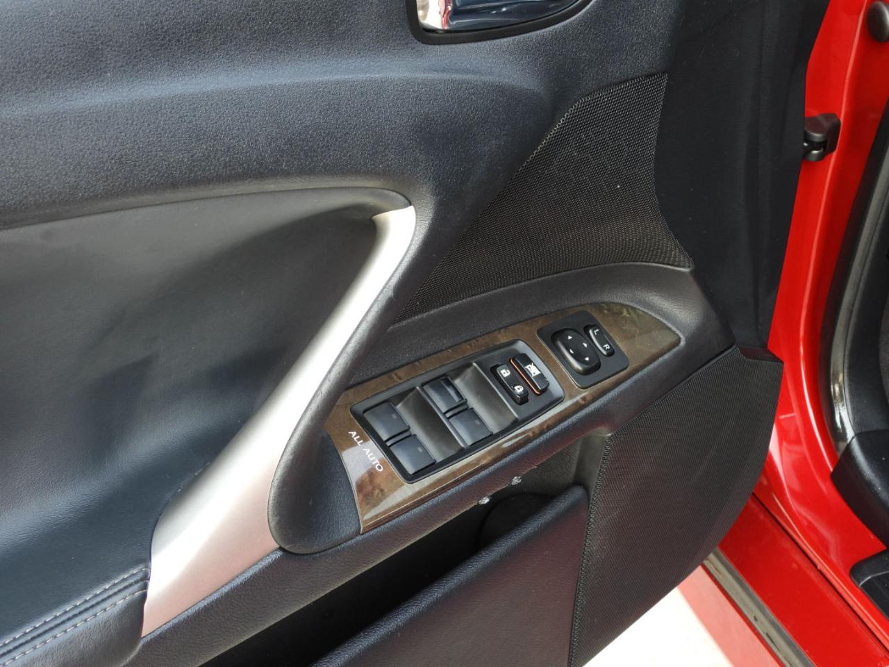 Lexus IS 250 RWD 2011