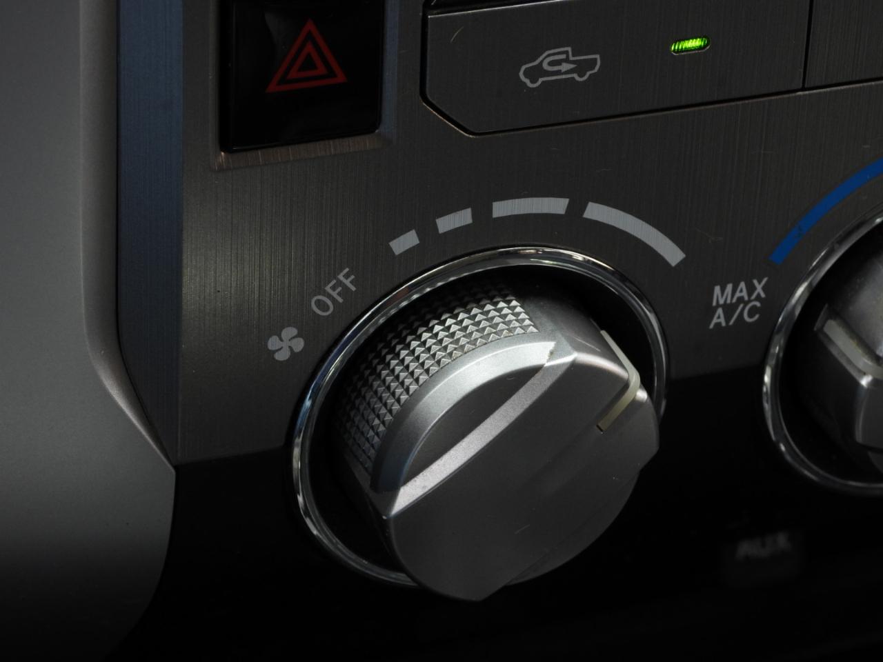 Toyota Tundra SR5 5.7L V8 CrewMax 2WD 2014
