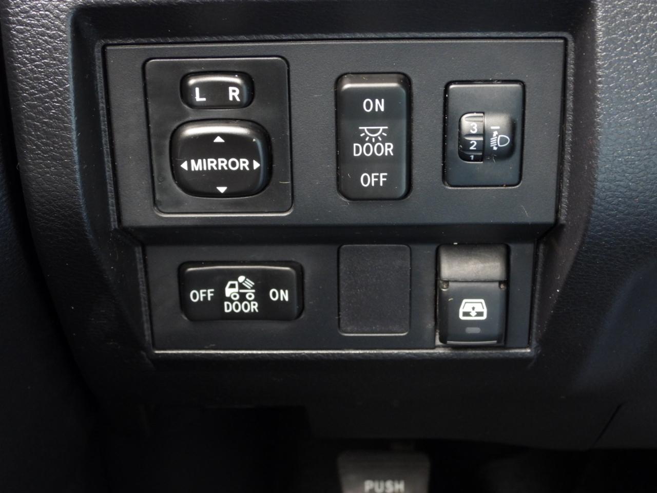 Toyota Tundra SR5 5.7L V8 CrewMax 2WD 2014