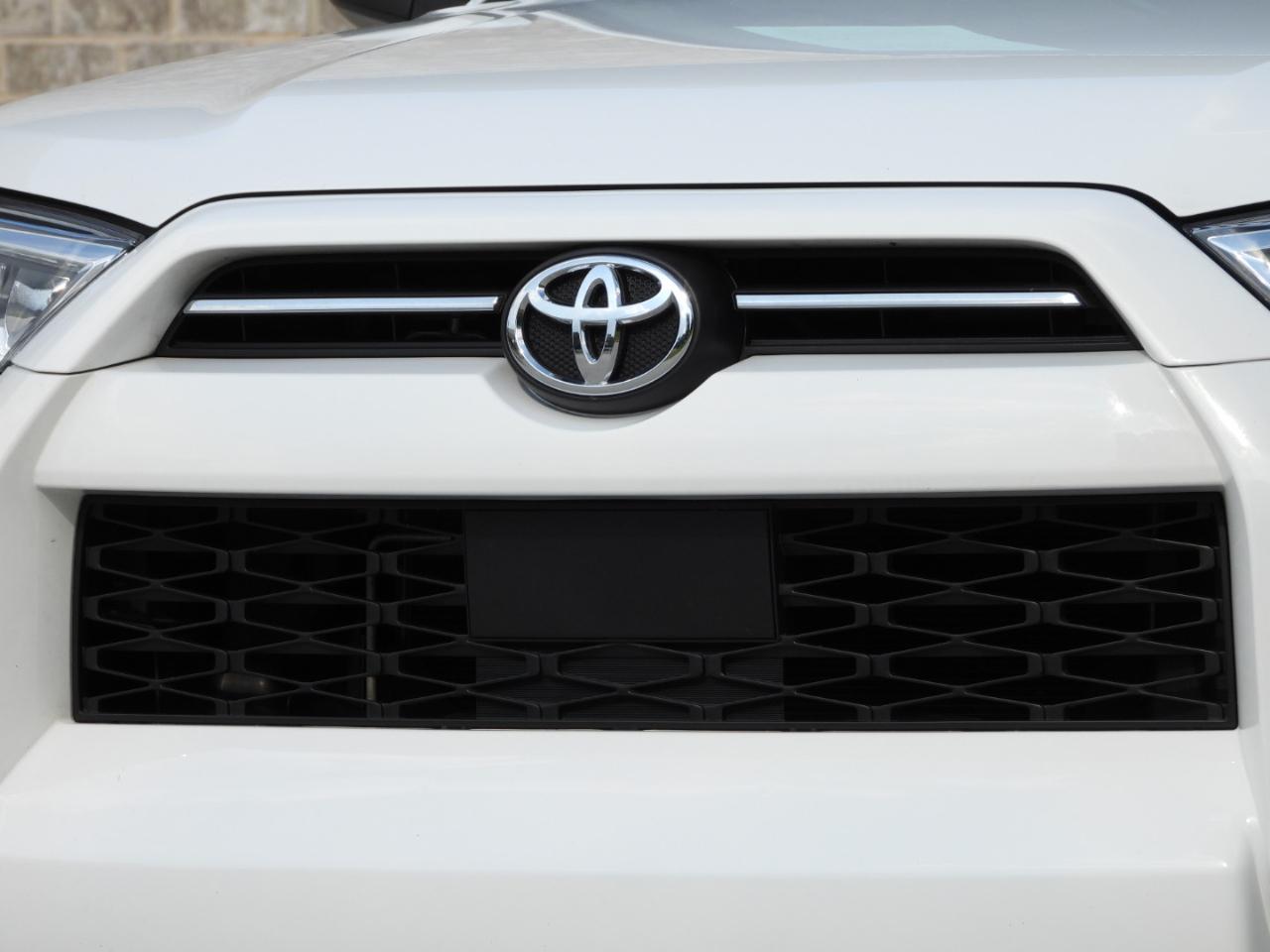 Toyota 4Runner SR5 4WD 2021