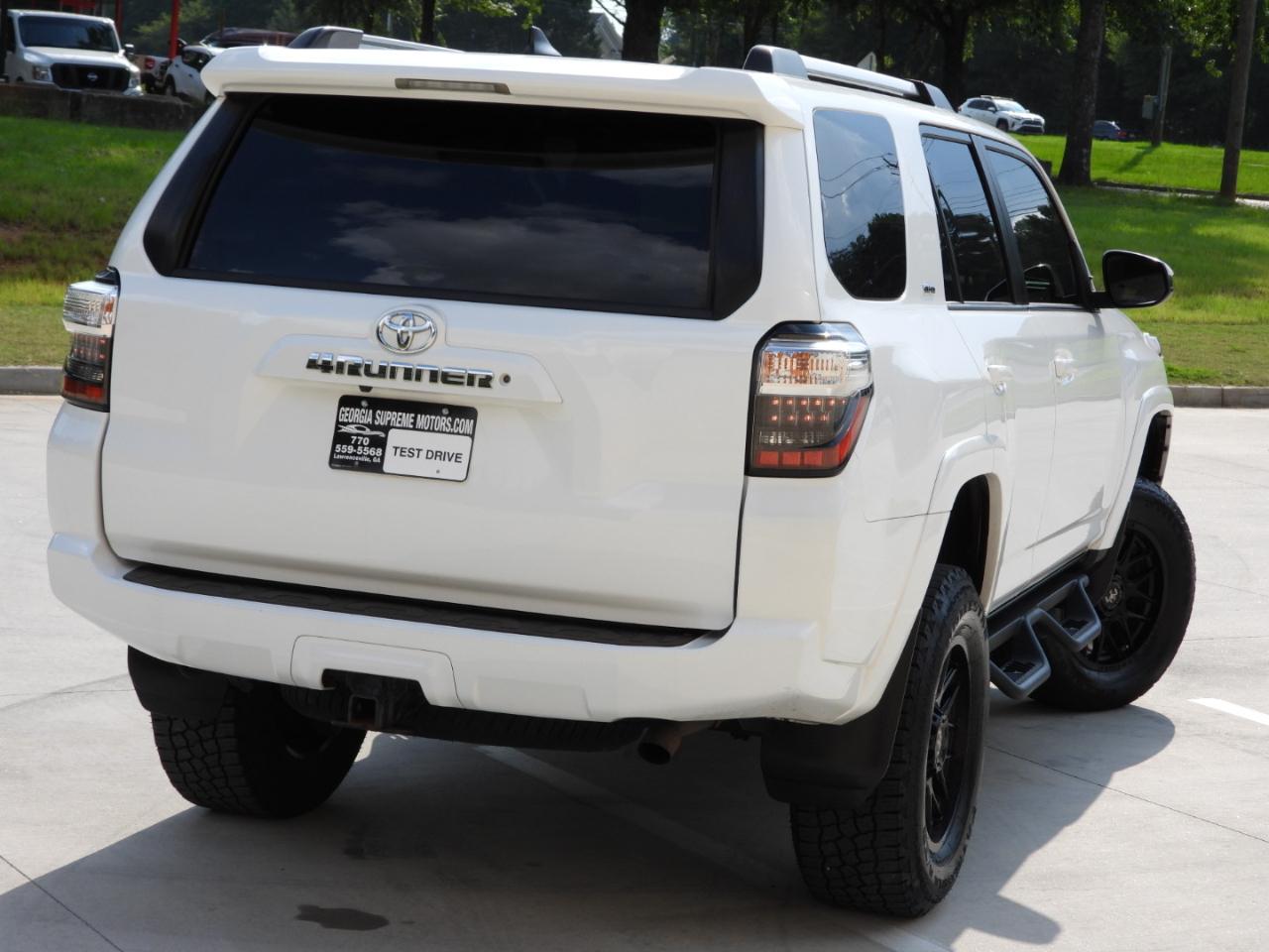 Toyota 4Runner SR5 4WD 2021
