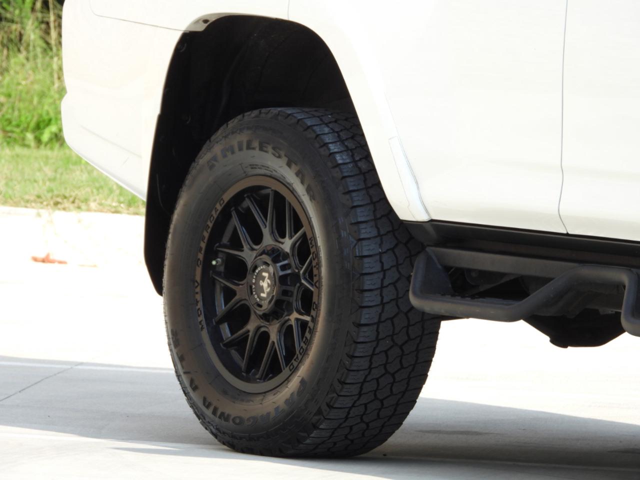 Toyota 4Runner SR5 4WD 2021