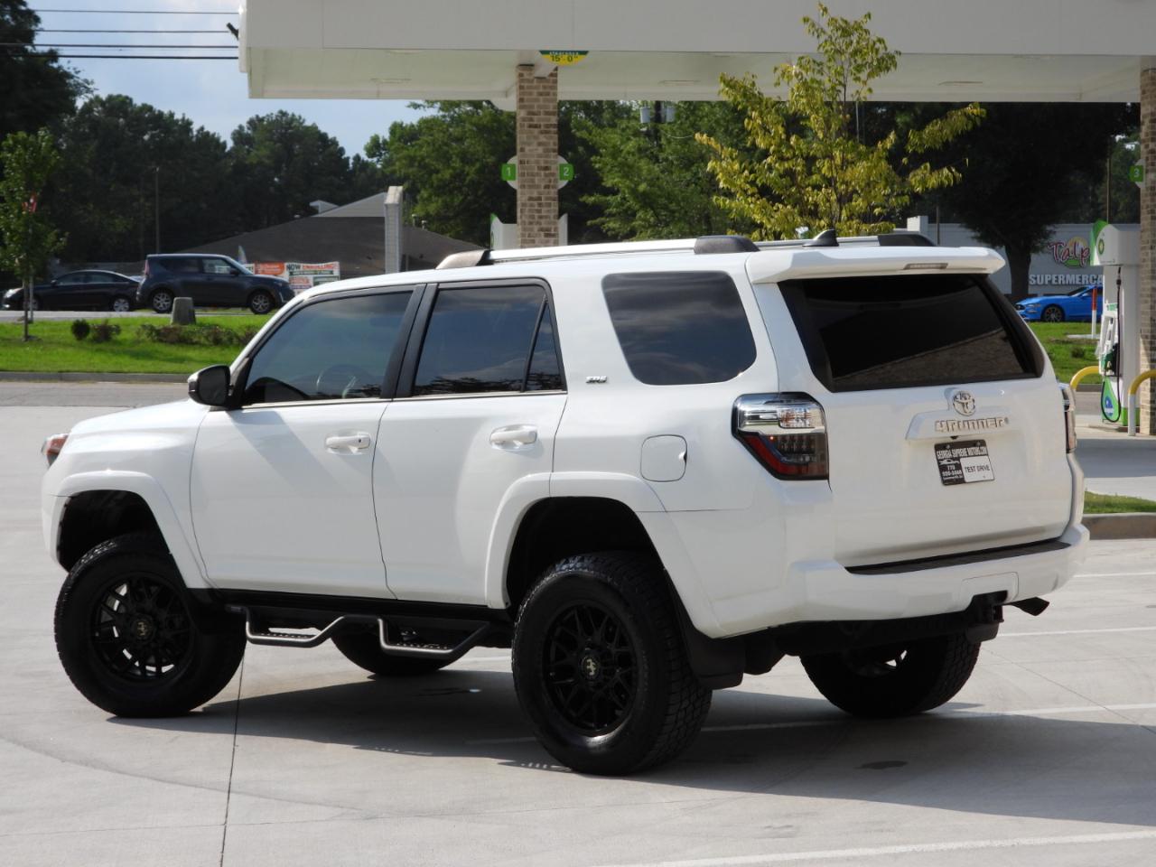 Toyota 4Runner SR5 4WD 2021