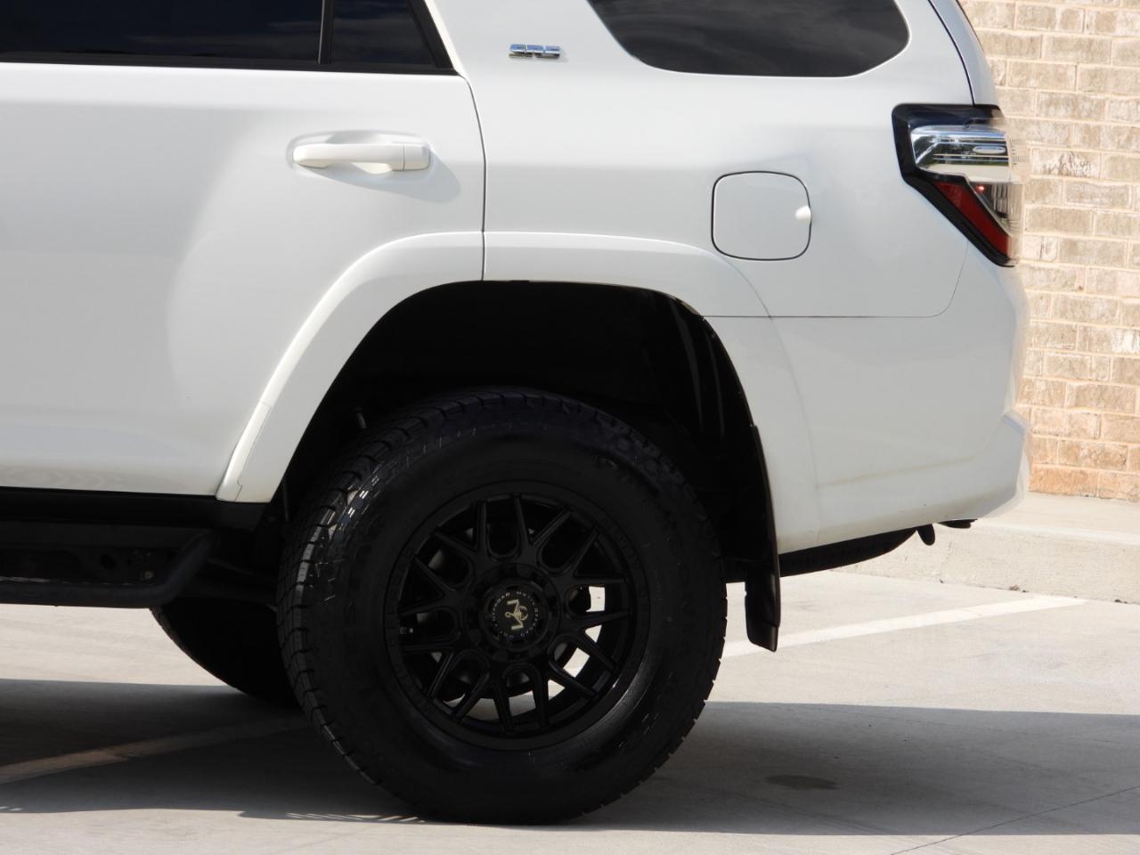 Toyota 4Runner SR5 4WD 2021