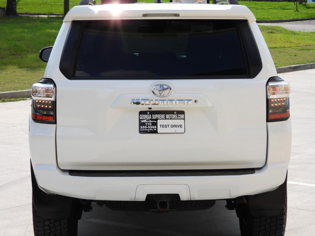 Toyota 4Runner SR5 4WD 2021