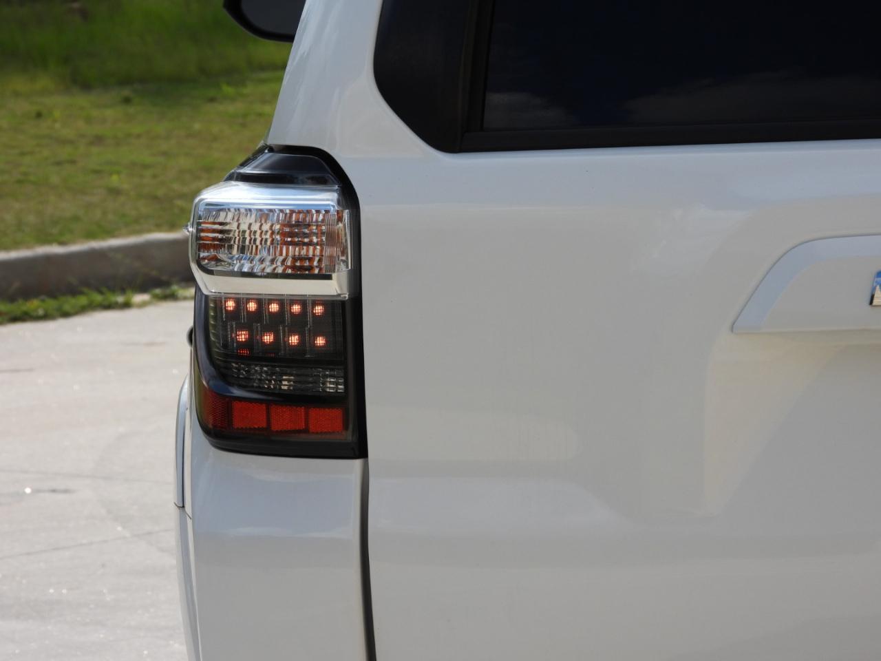 Toyota 4Runner SR5 4WD 2021