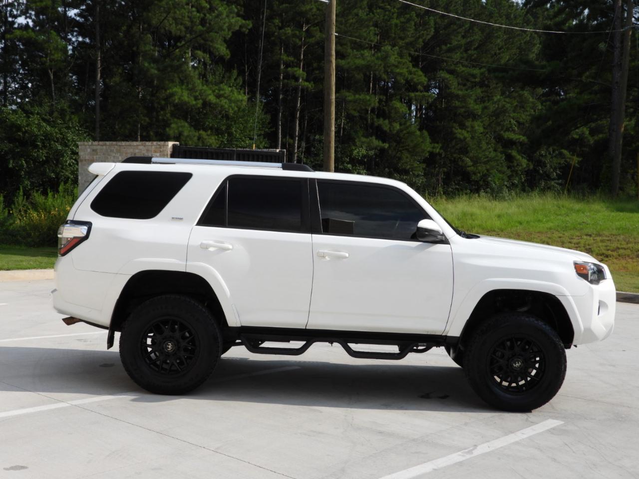 Toyota 4Runner SR5 4WD 2021