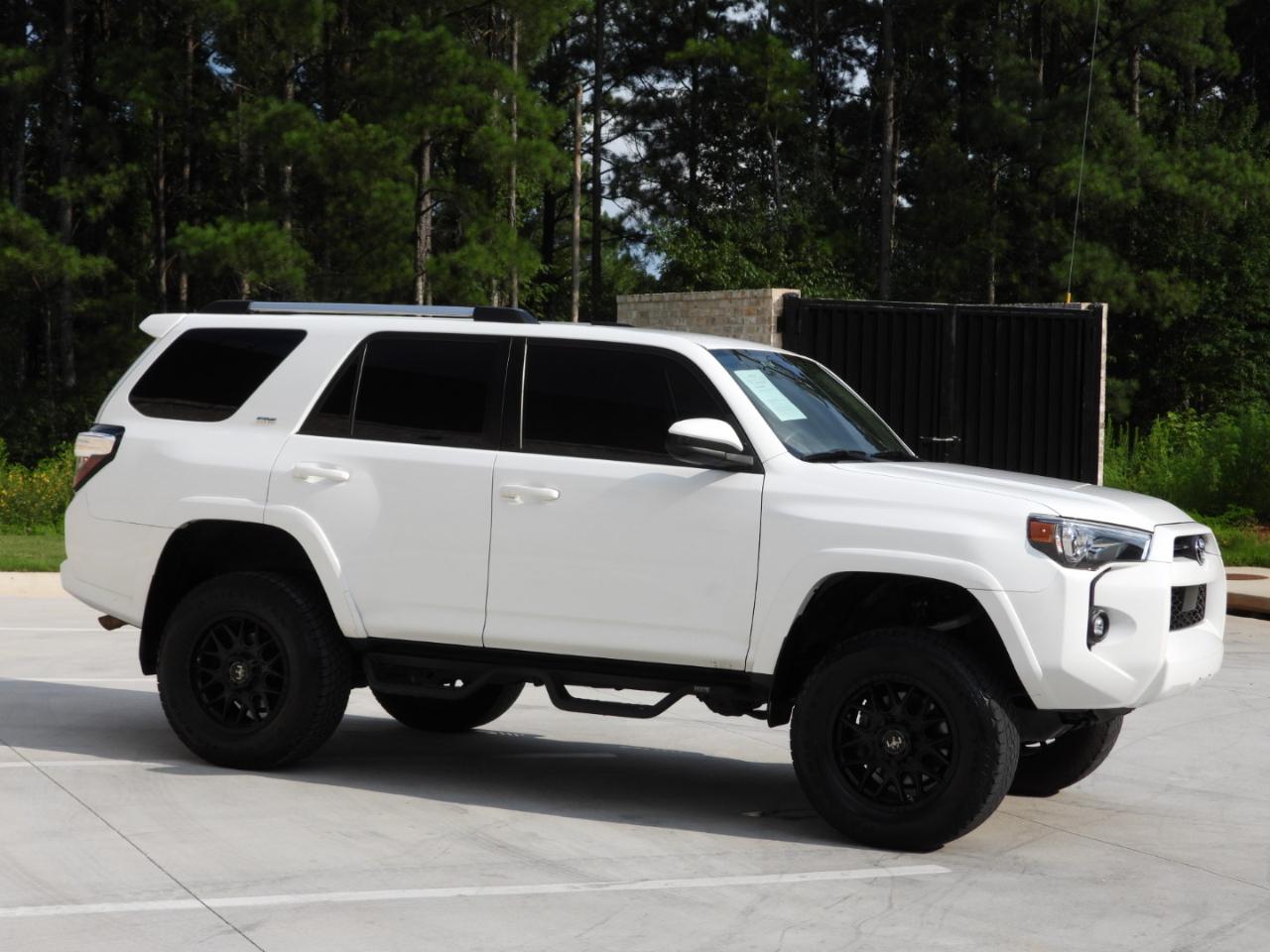 Toyota 4Runner SR5 4WD 2021