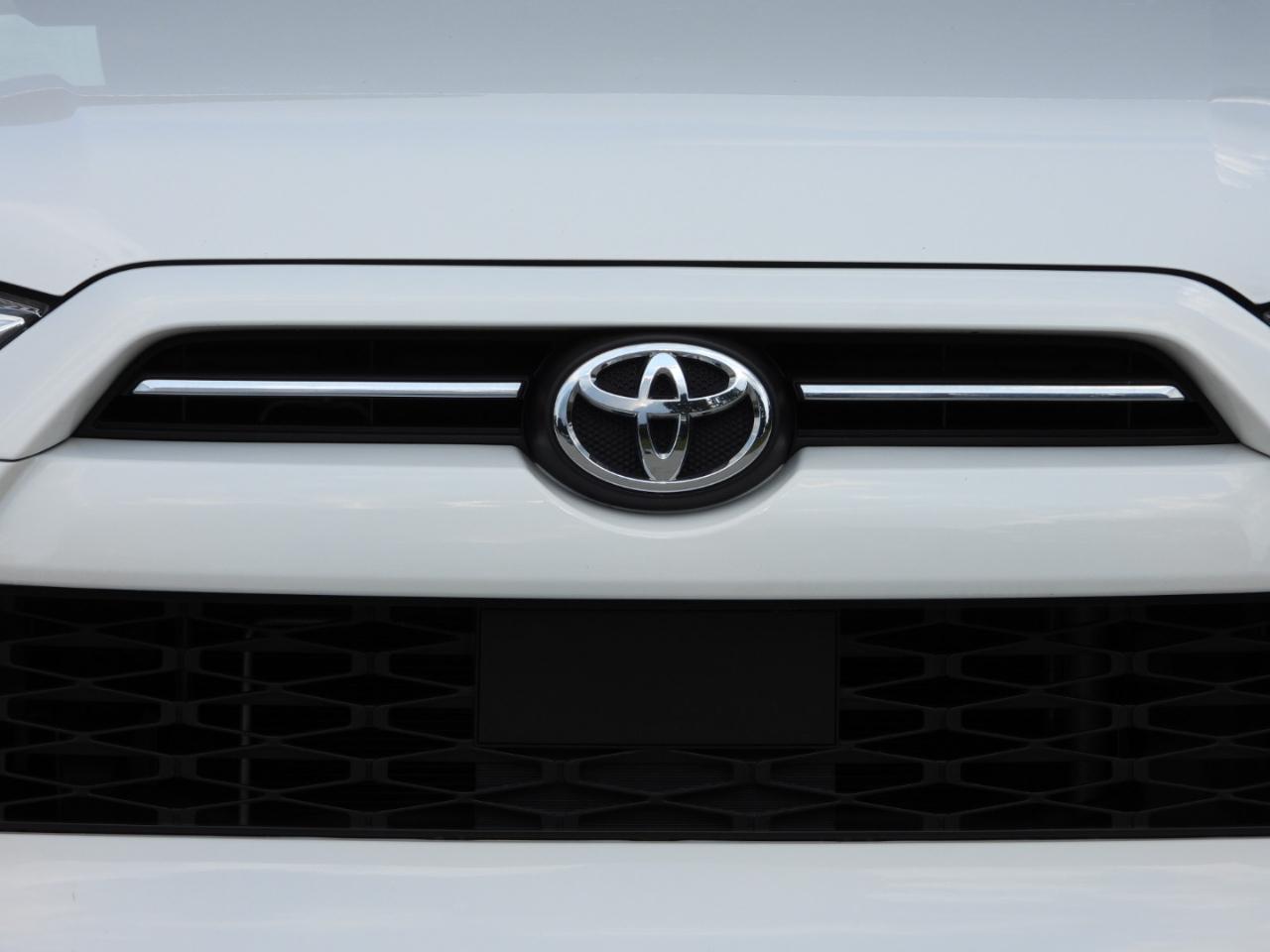 Toyota 4Runner SR5 4WD 2021