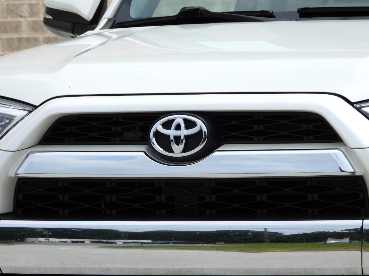 Toyota 4Runner Limited 4WD V6 2017