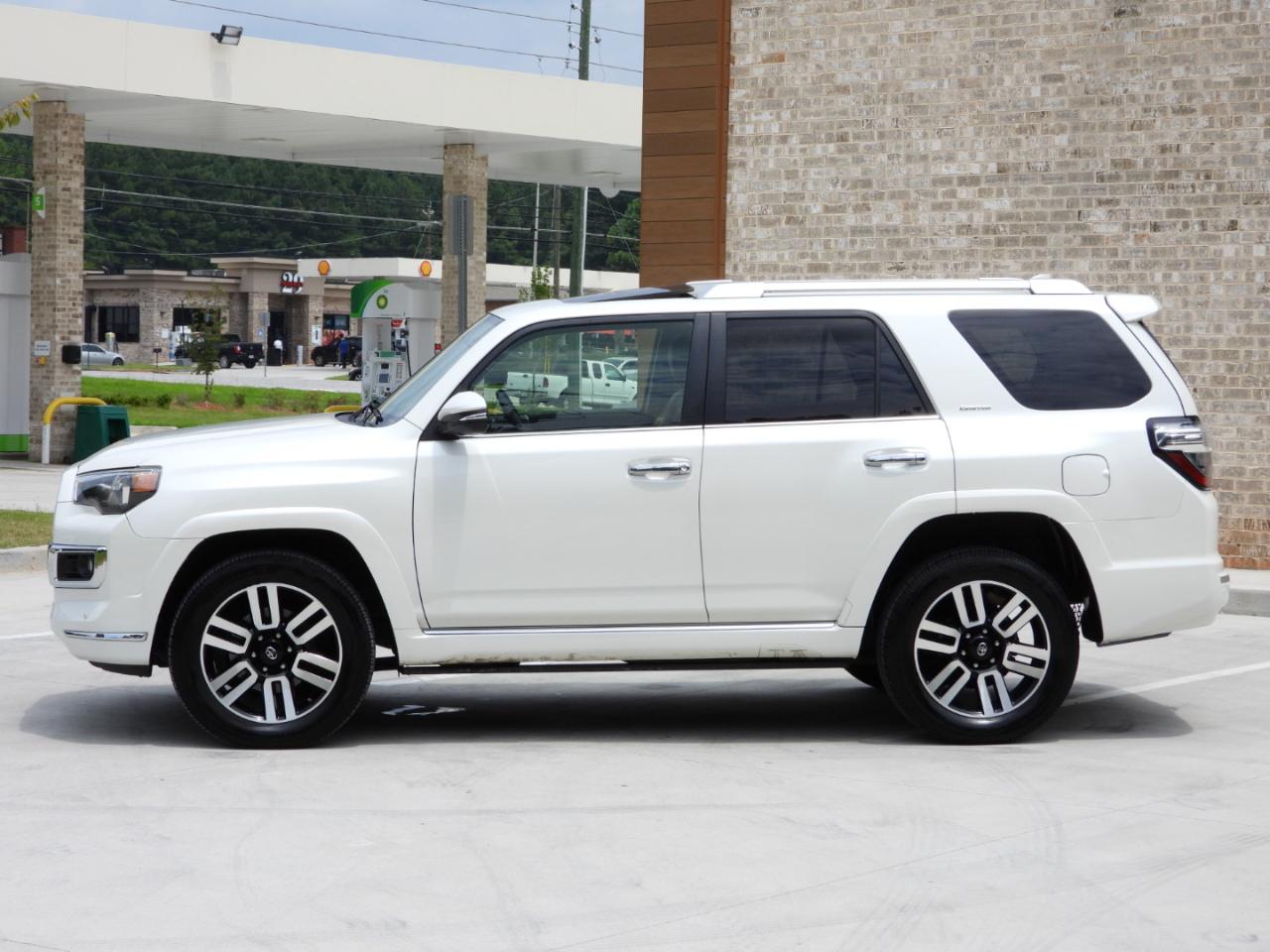 Toyota 4Runner Limited 4WD V6 2017