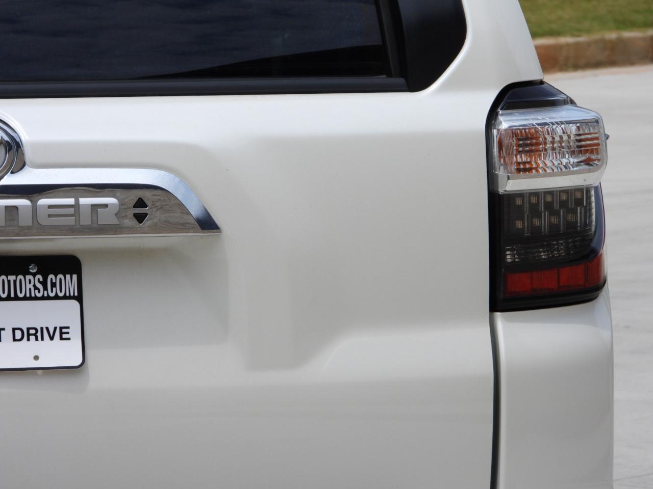 Toyota 4Runner Limited 4WD V6 2017