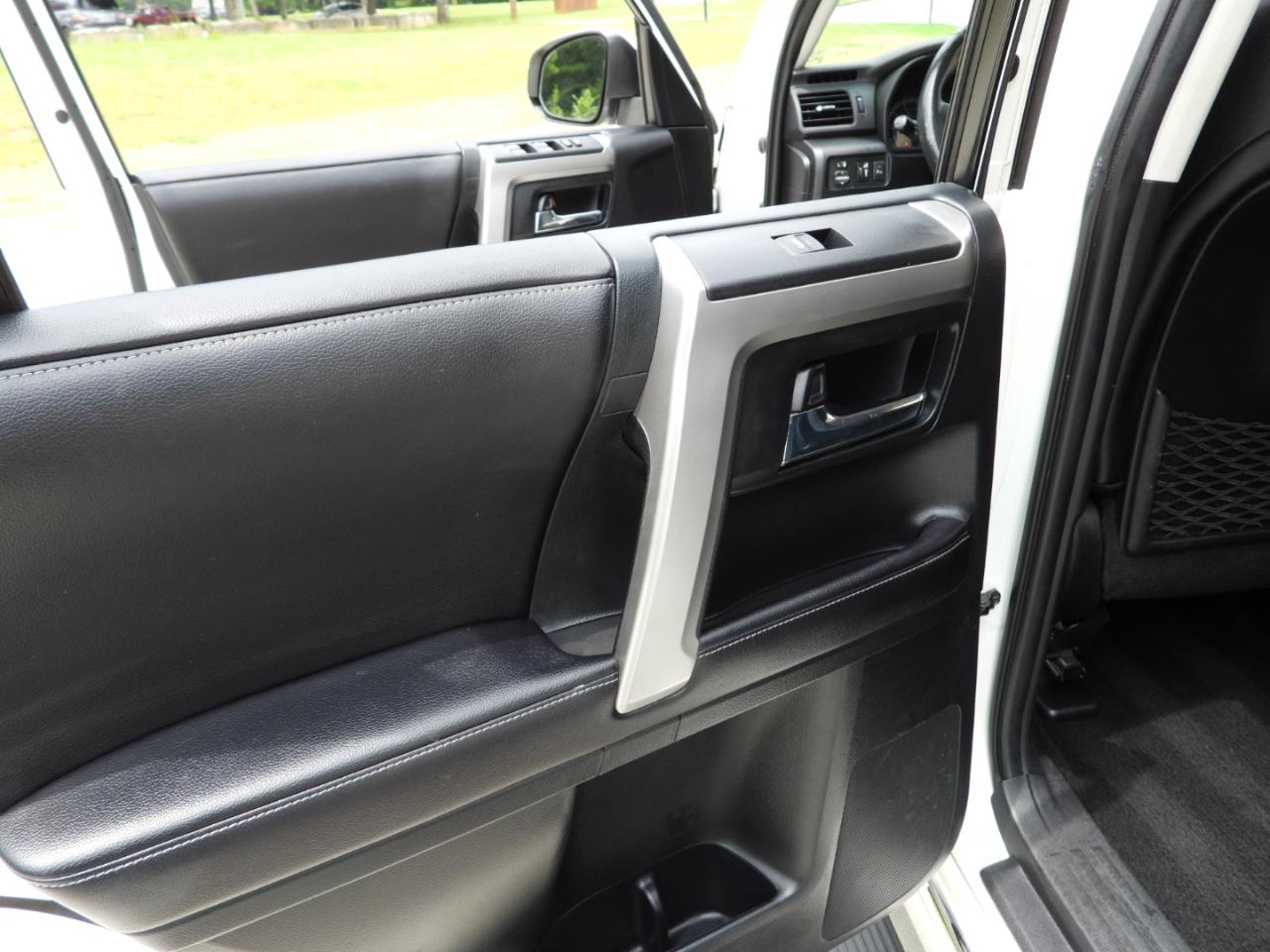 Toyota 4Runner Limited 4WD V6 2017