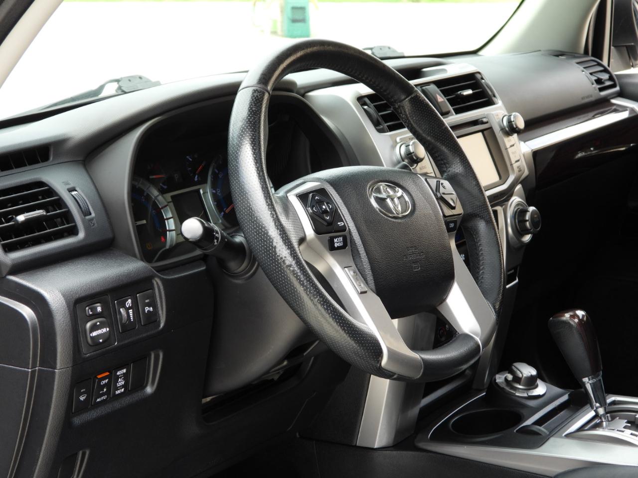 Toyota 4Runner Limited 4WD V6 2017