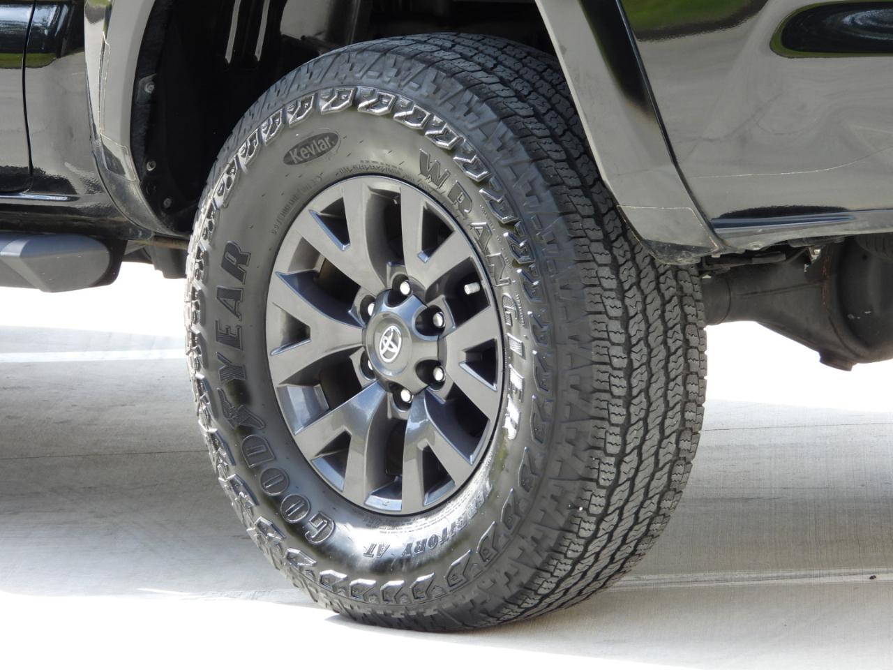 Toyota Tacoma SR5 Double Cab Long Bed V6 6AT 2WD 2022