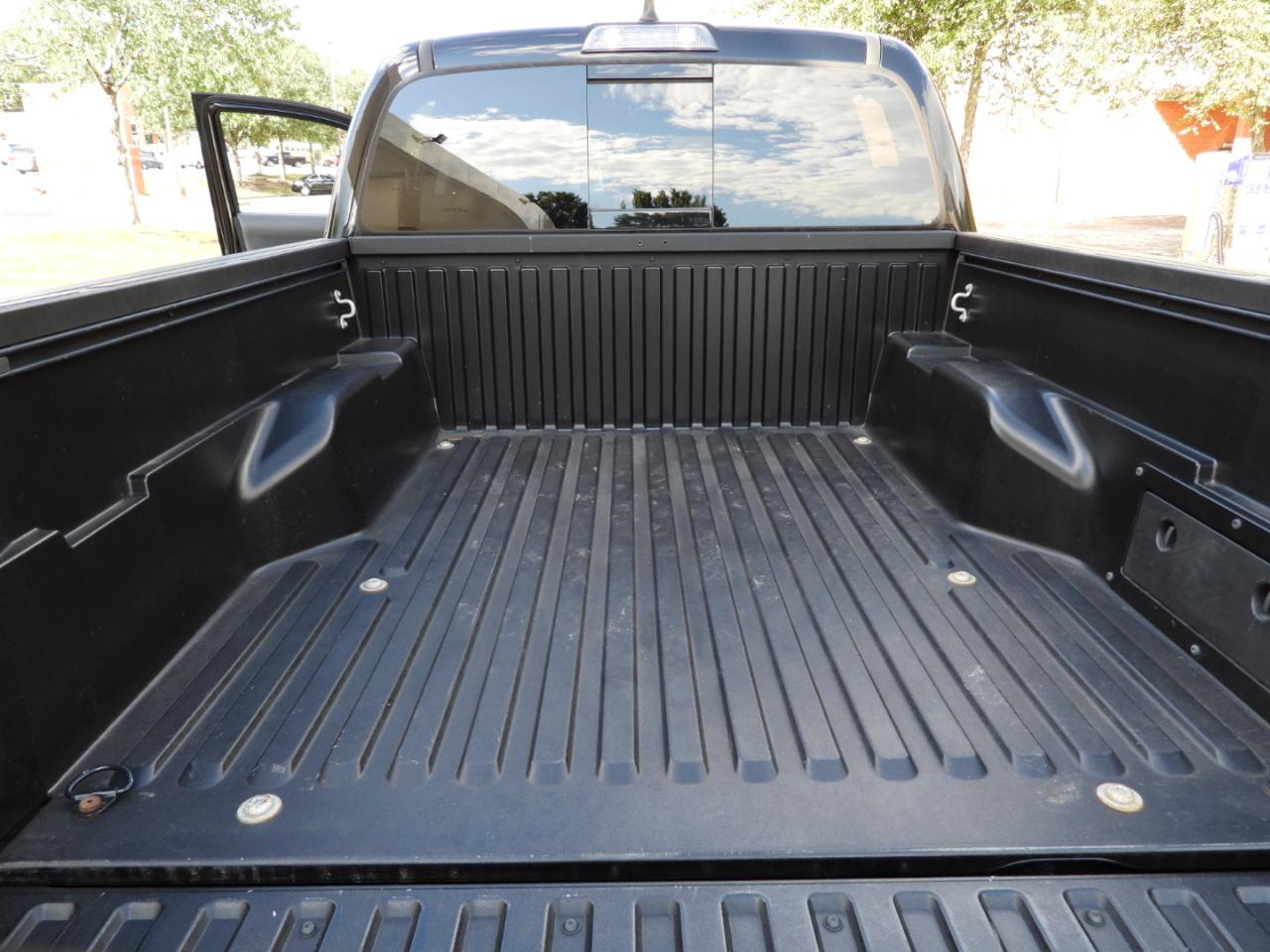Toyota Tacoma SR5 Double Cab Long Bed V6 6AT 2WD 2022