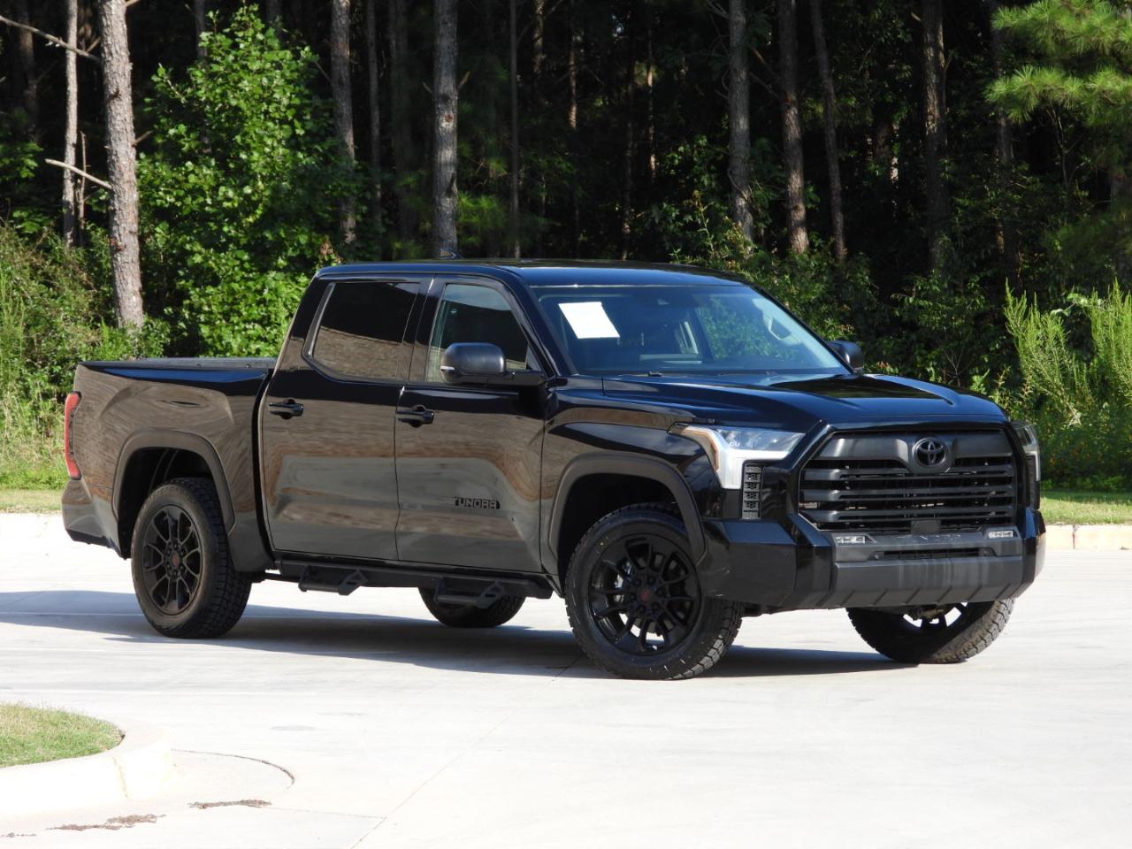 Toyota Tundra SR5 CrewMax 4WD 2023