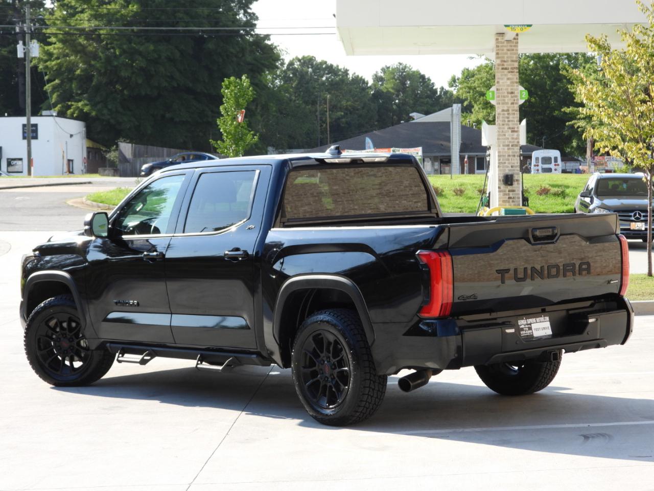 Toyota Tundra SR5 CrewMax 4WD 2023