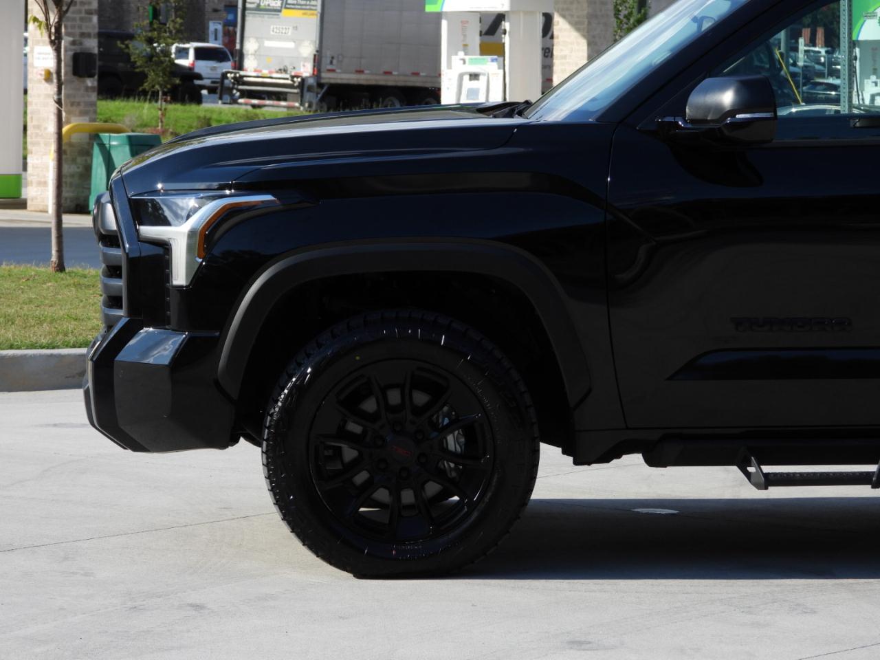Toyota Tundra SR5 CrewMax 4WD 2023