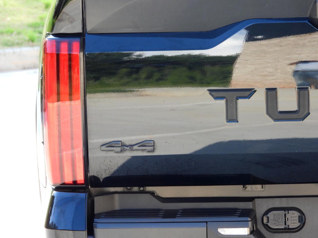 Toyota Tundra SR5 CrewMax 4WD 2023