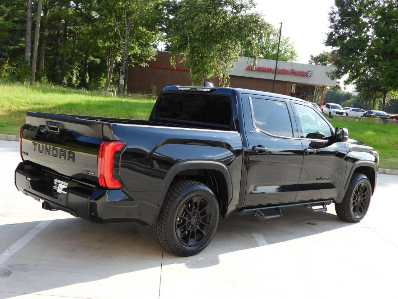Toyota Tundra SR5 CrewMax 4WD 2023