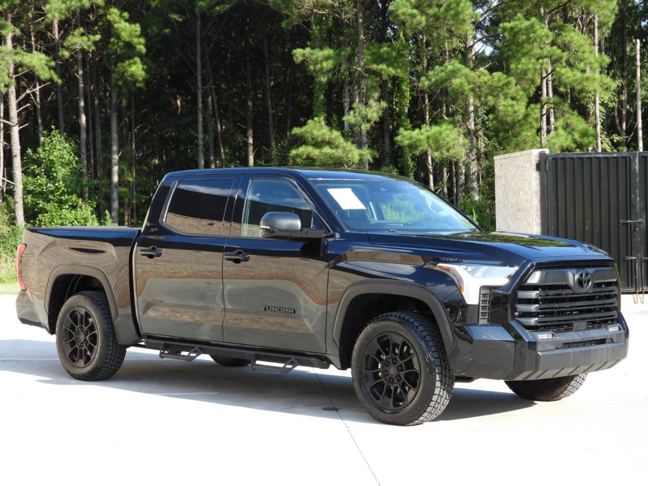 Toyota Tundra SR5 CrewMax 4WD 2023