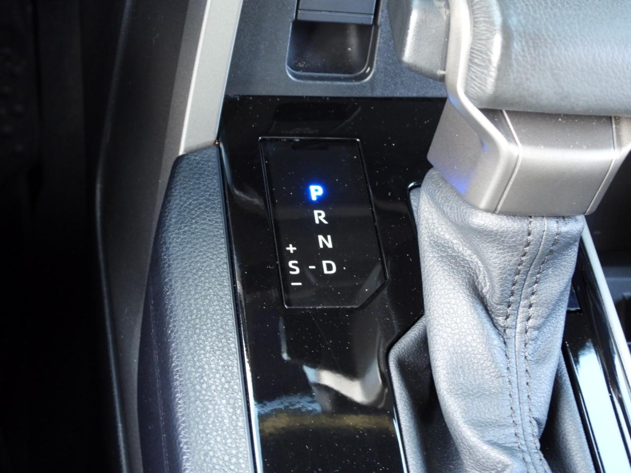 Toyota Tundra SR5 CrewMax 4WD 2023