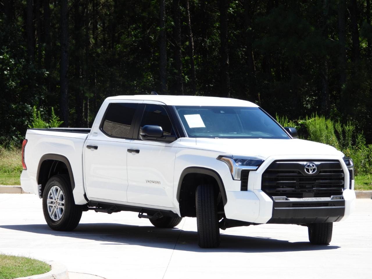 Toyota Tundra SR5 CrewMax 4WD 2024