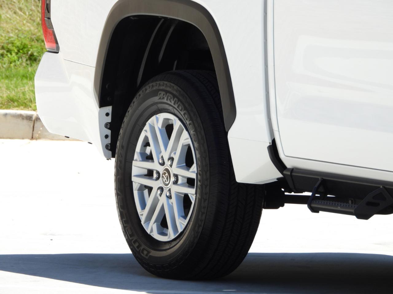 Toyota Tundra SR5 CrewMax 4WD 2024