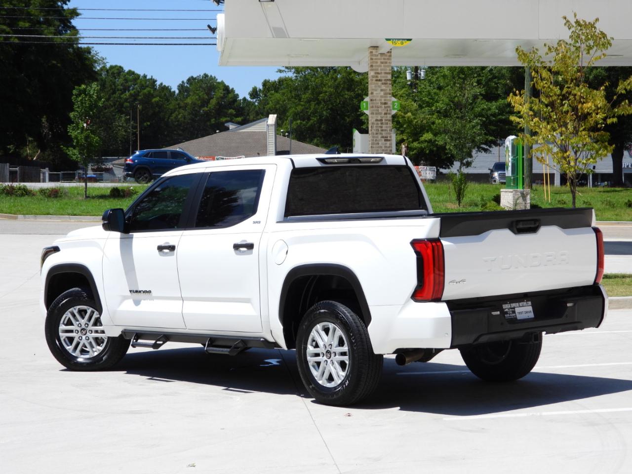 Toyota Tundra SR5 CrewMax 4WD 2024