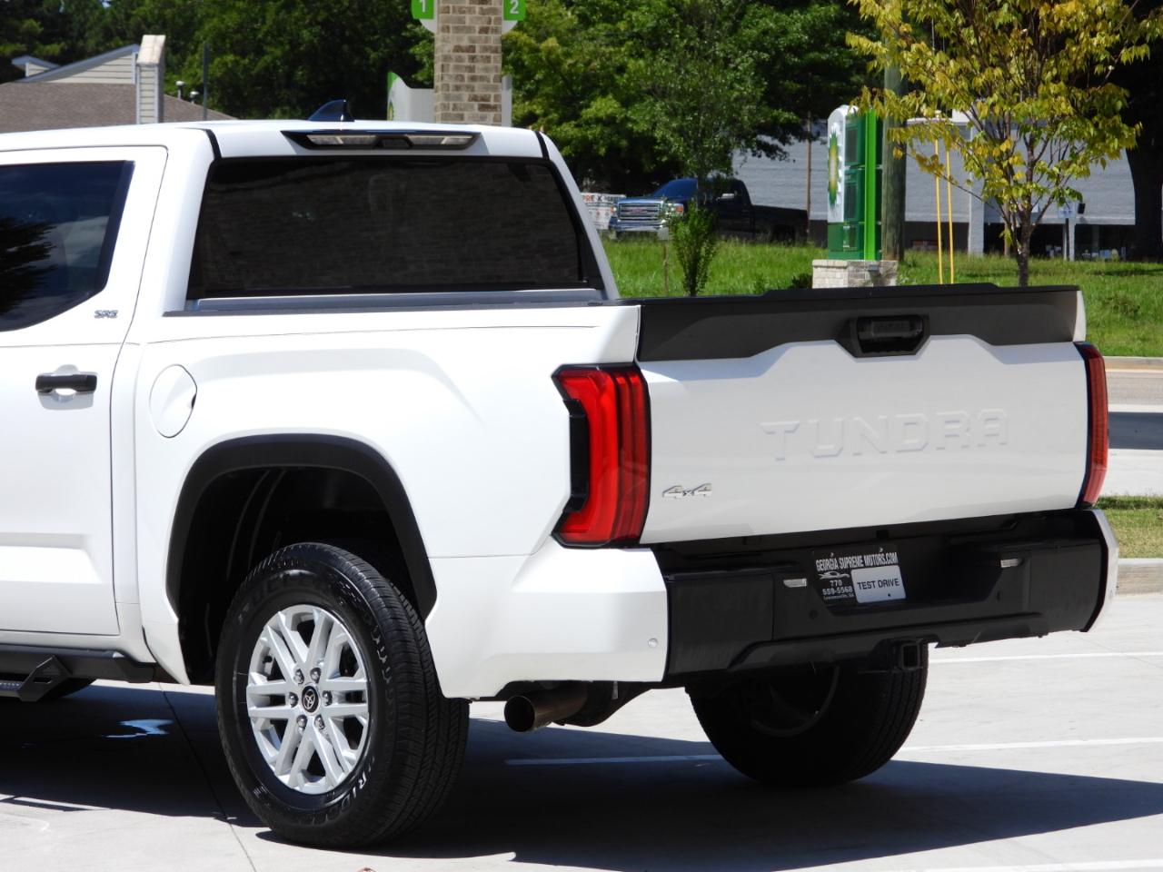 Toyota Tundra SR5 CrewMax 4WD 2024