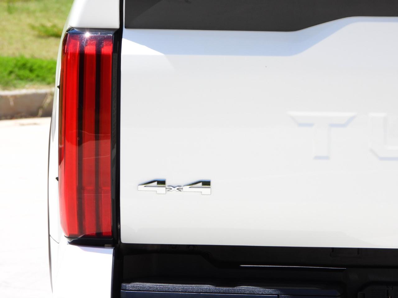 Toyota Tundra SR5 CrewMax 4WD 2024