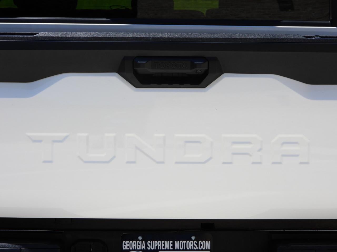 Toyota Tundra SR5 CrewMax 4WD 2024