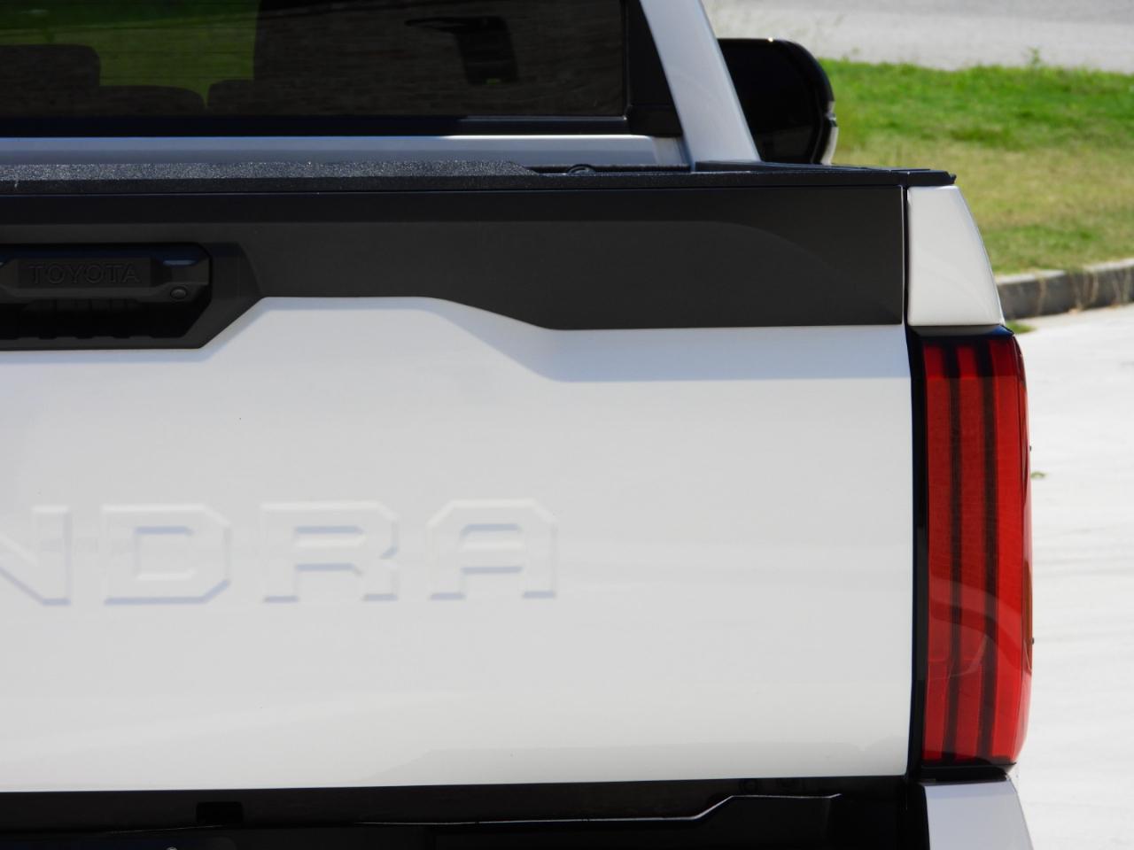 Toyota Tundra SR5 CrewMax 4WD 2024