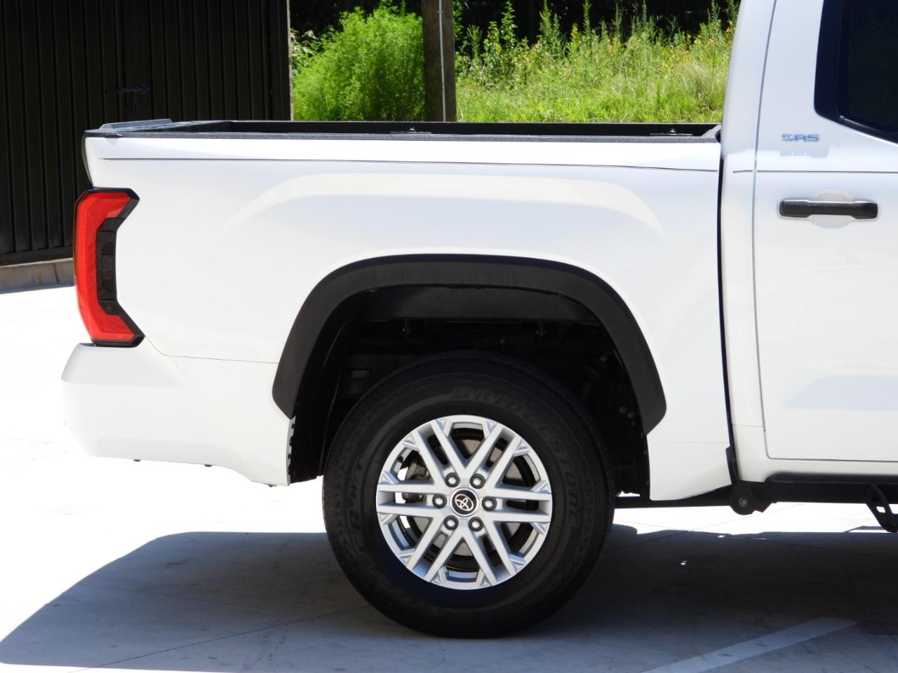 Toyota Tundra SR5 CrewMax 4WD 2024