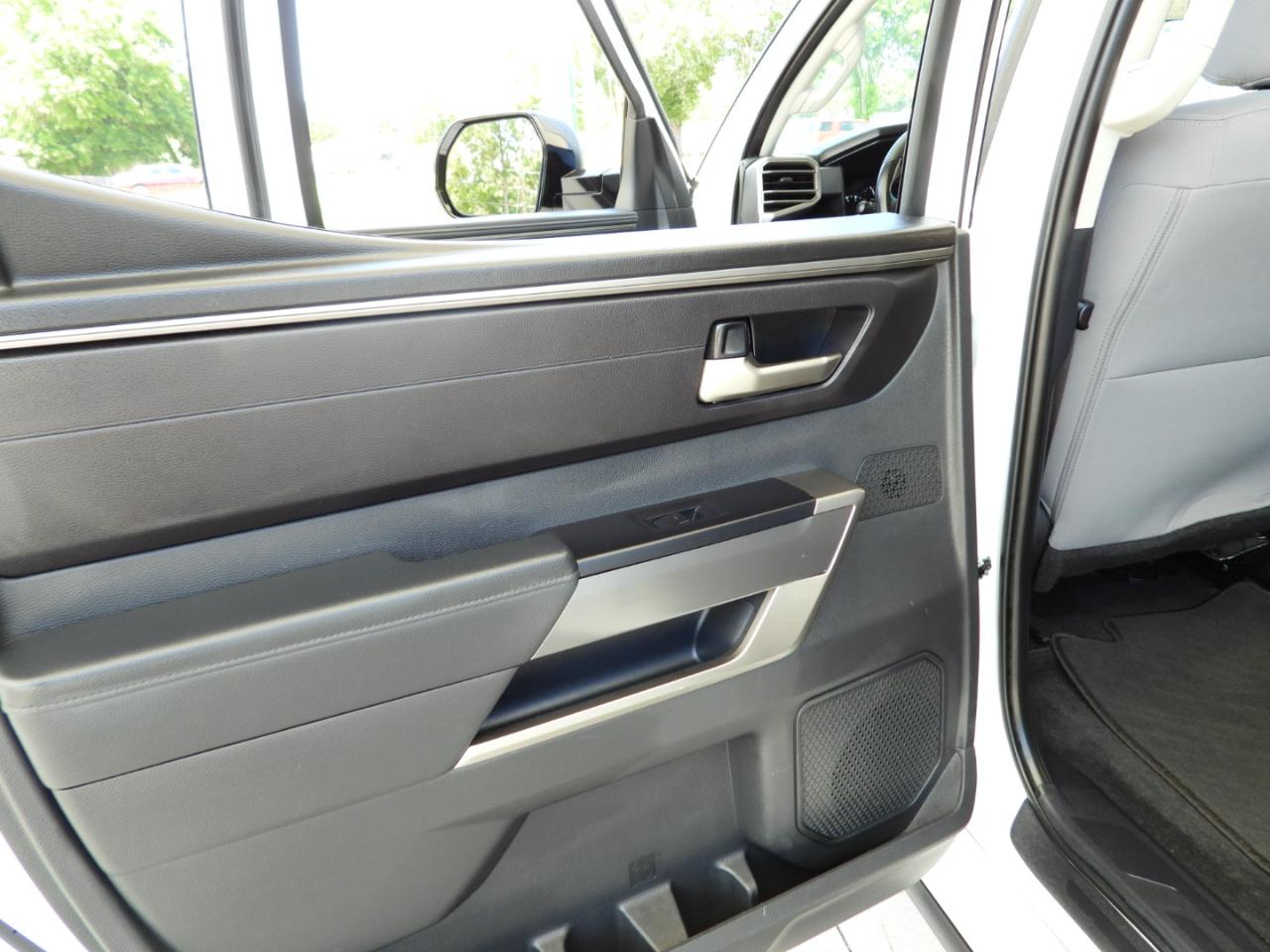 Toyota Tundra SR5 CrewMax 4WD 2024
