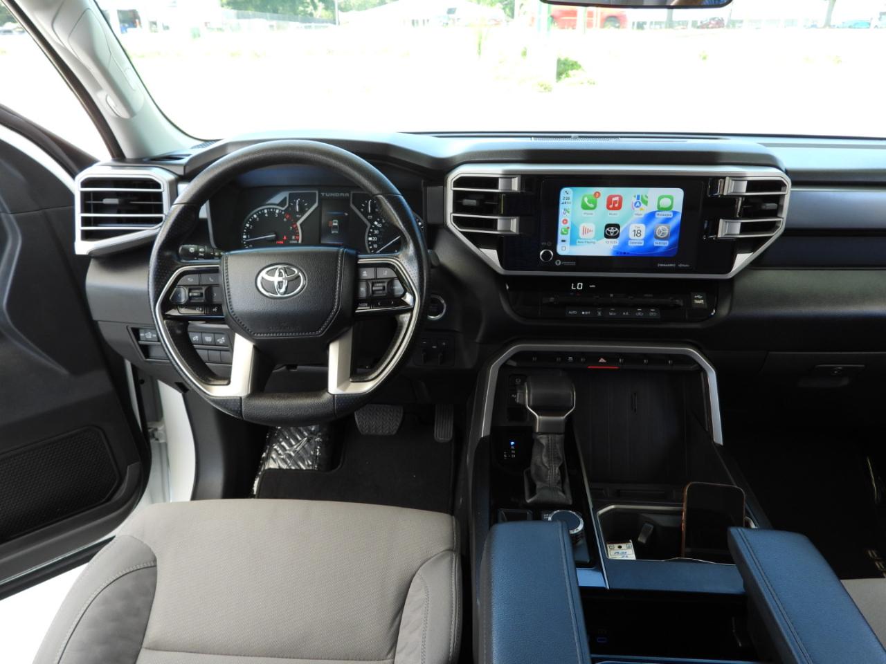 Toyota Tundra SR5 CrewMax 4WD 2024
