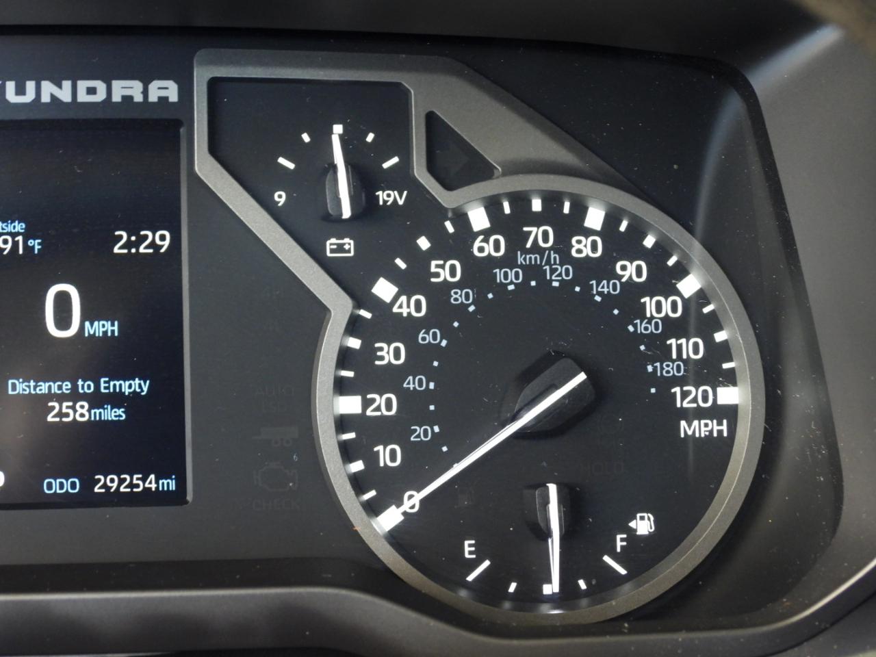 Toyota Tundra SR5 CrewMax 4WD 2024