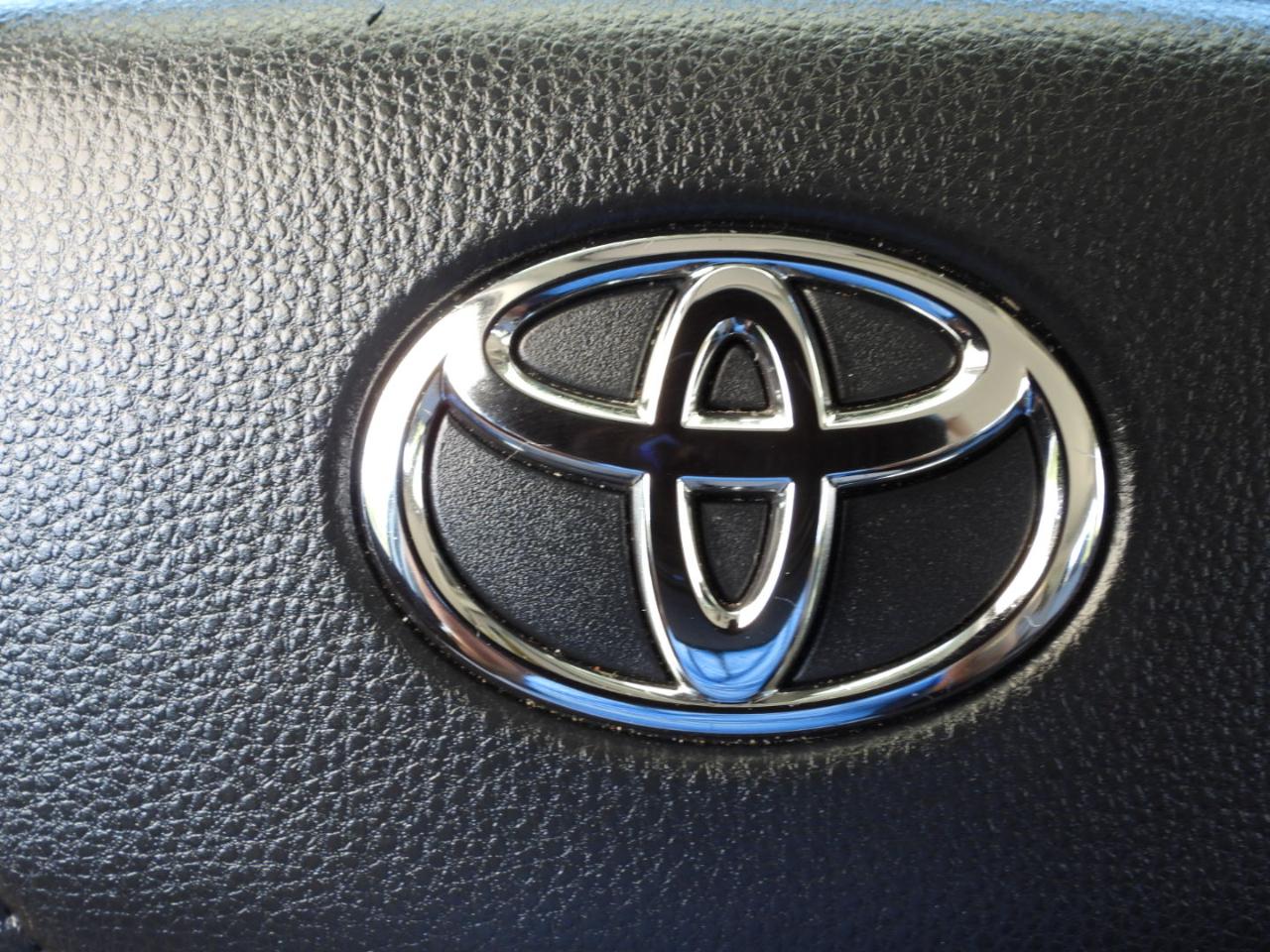 Toyota Tundra SR5 CrewMax 4WD 2024