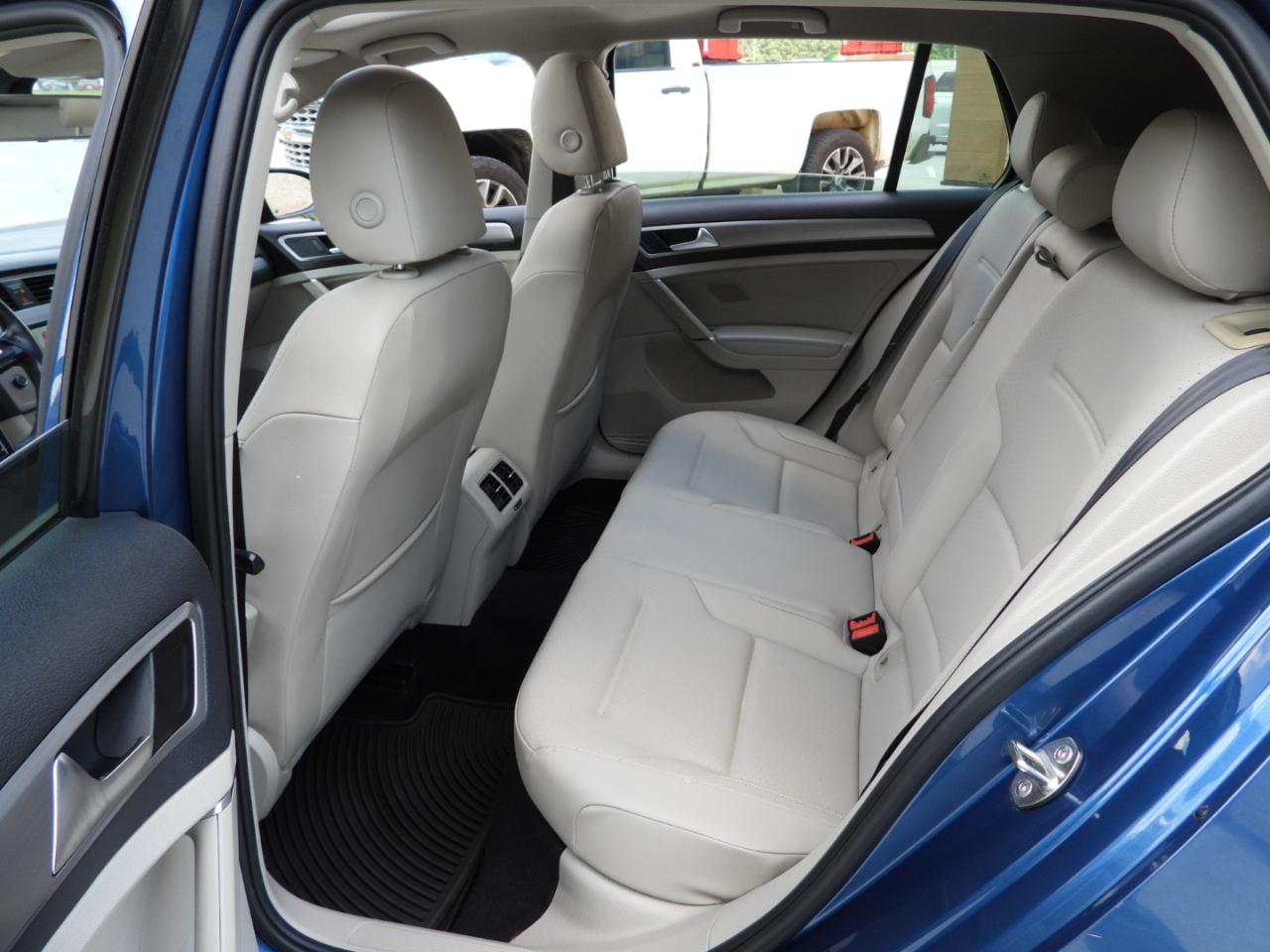 Volkswagen Golf TSI S 6A 2017